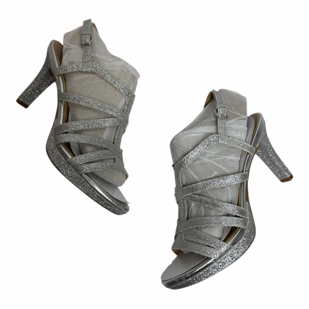 NATURALIZER BAYLOR WOMEN SANDAL SILVER GLITTER SIZE 7 BRAND NEW WITHOUT BOX